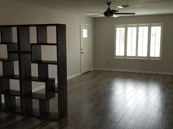3rd image of 2405 S Dorsey Ln