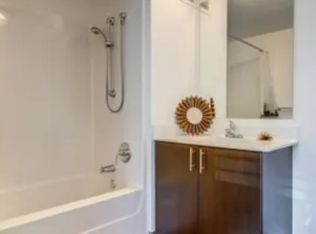 30 E Balbo Dr APT 1603, Chicago, IL 60605