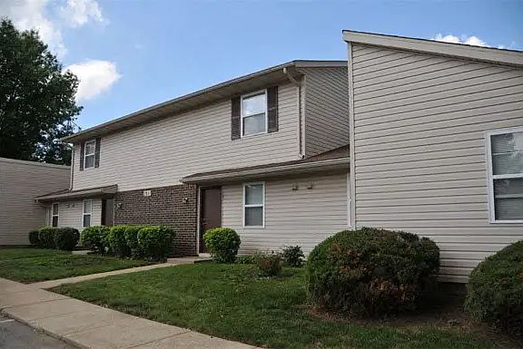 3rd image of 1315 E 89th St #1225