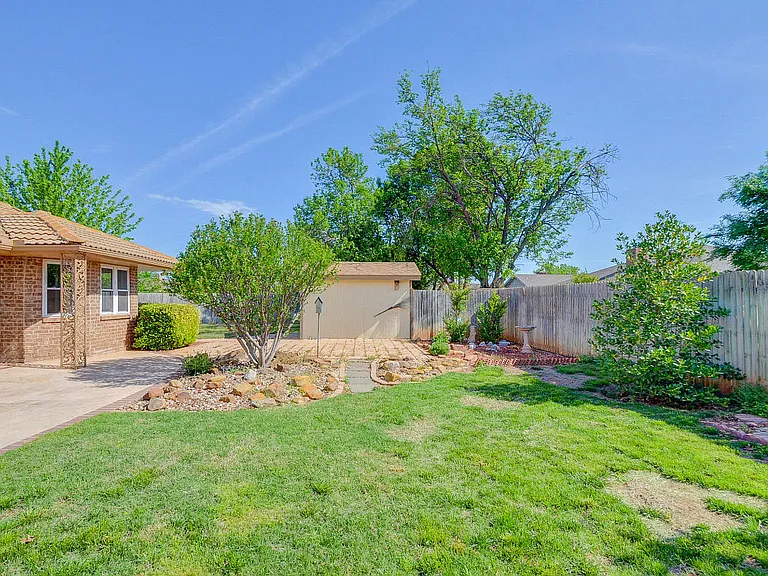 9800 Craford Ct — Photo 42
