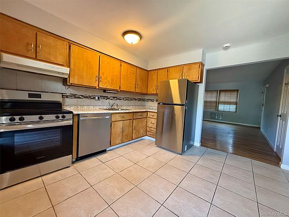 5th image of 5 Wildwood Drive #8B