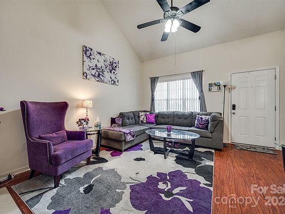 5th image of 7561 Petrea Ln