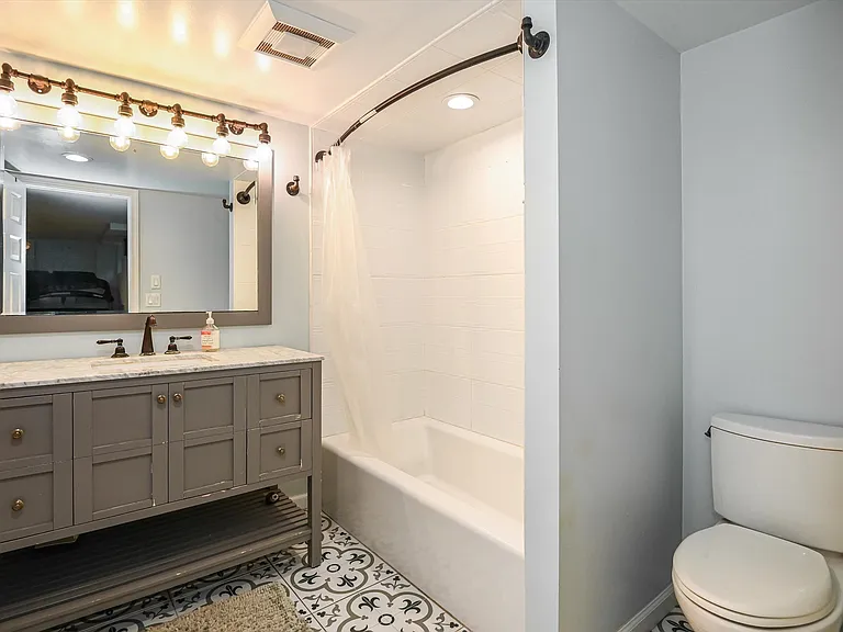 669 Doremus Ave — Photo 19