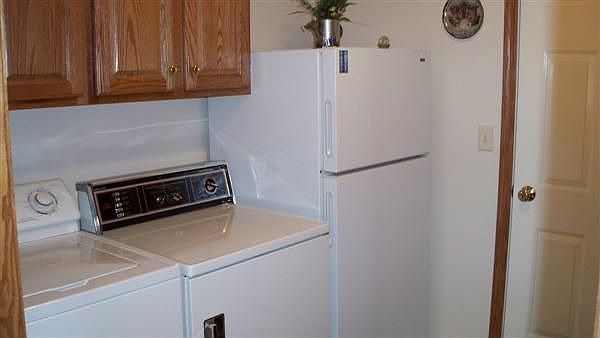 1st image of 517 Trowbridge Ct