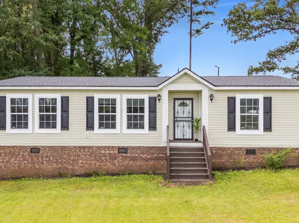 21 Foggs Ln, Louisburg, NC 27549