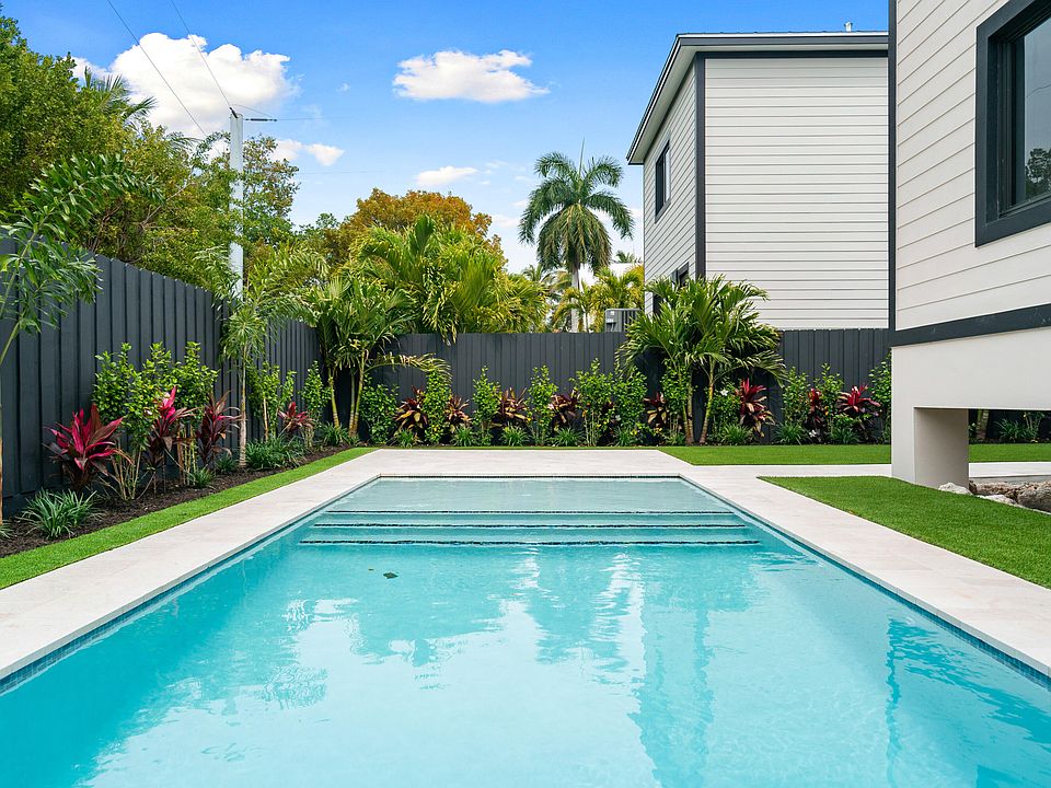 1st image of 17 Coral Way