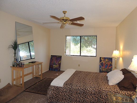 Master Bedroom Cont.. 
