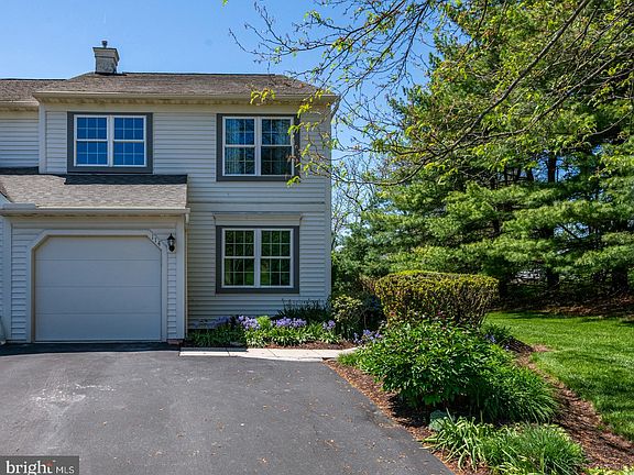 2nd image of 114 Wessex Ct