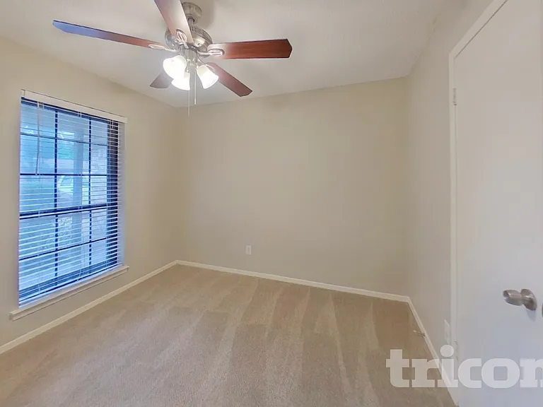 3029 Meadowmoor St — Photo 10