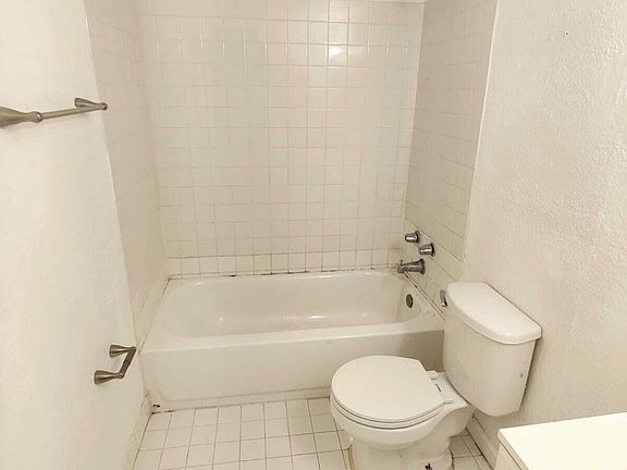 4th image of 505 NW 177th St #1-106-1
