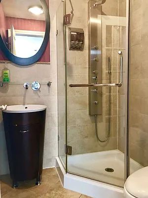 Rented by Compass | media 25