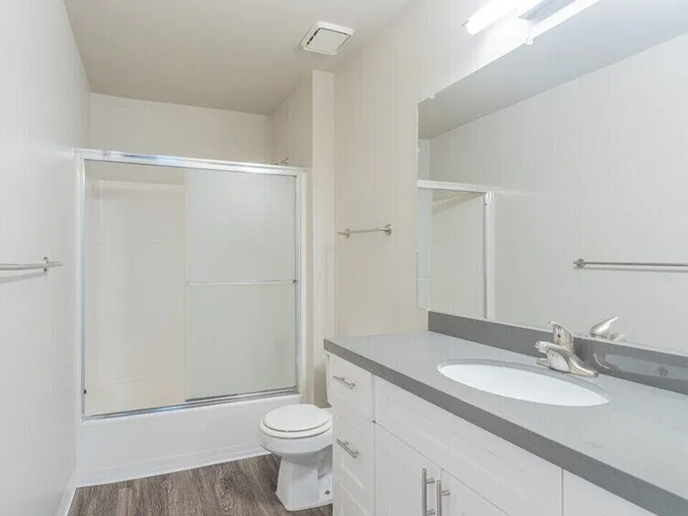 Somerset Apartments — Photo 12