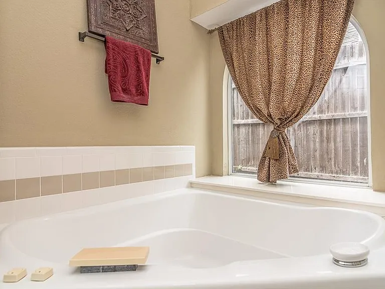 5708 Bedford Ln — Photo 8