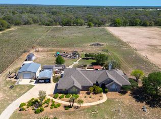 235 S Palo Alto Dr, Floresville, TX 78114