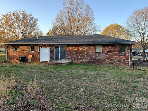 2nd image of 154 Lovelace Rd