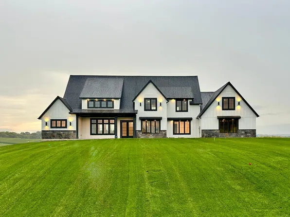 1629 Boelter Estates Dr NW, Rochester, MN 55901