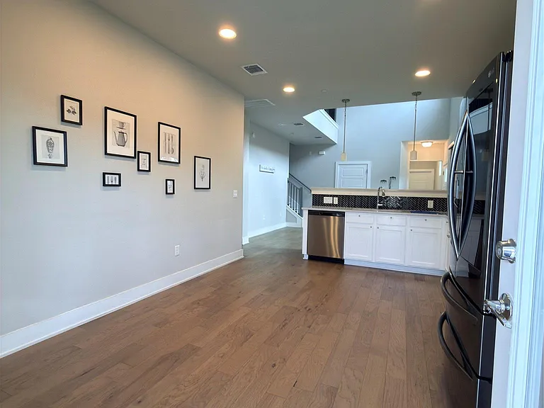 11216 Gadsen Ln — Photo 16