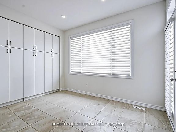 5th image of 27 SE Bannister Rd