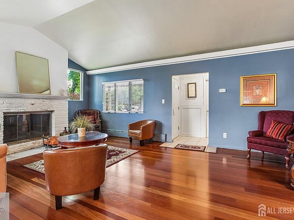 5th image of 4 Taylor Dr