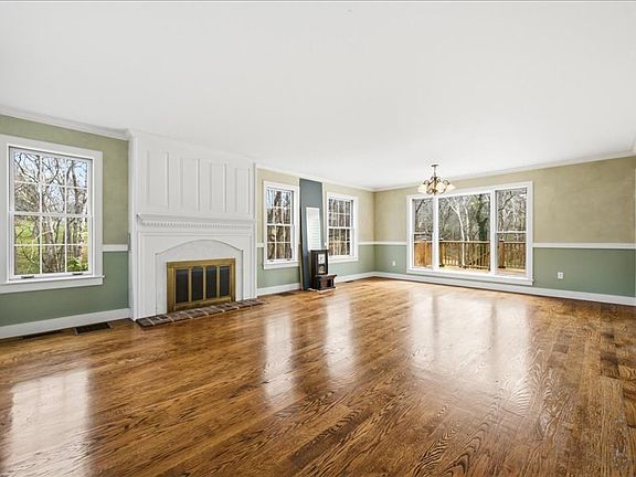 5th image of 20469 Green Spring Rd