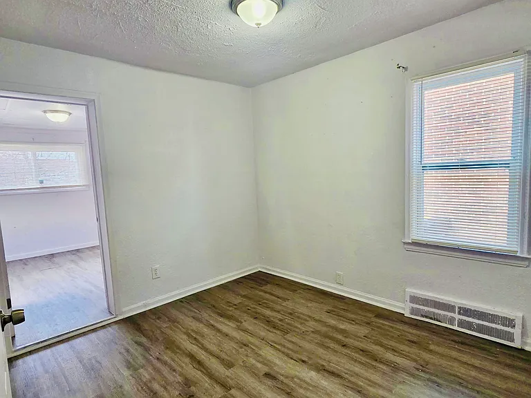 9589 Mansfield St — Photo 7