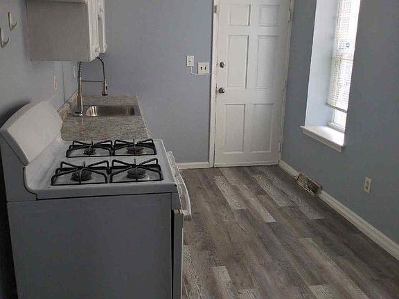 3rd image of 842 N Madison St #1