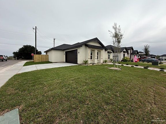 2nd image of 1008 Pecan St