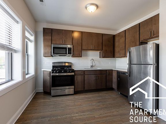 2nd image of 3407 W Fullerton Ave #3D