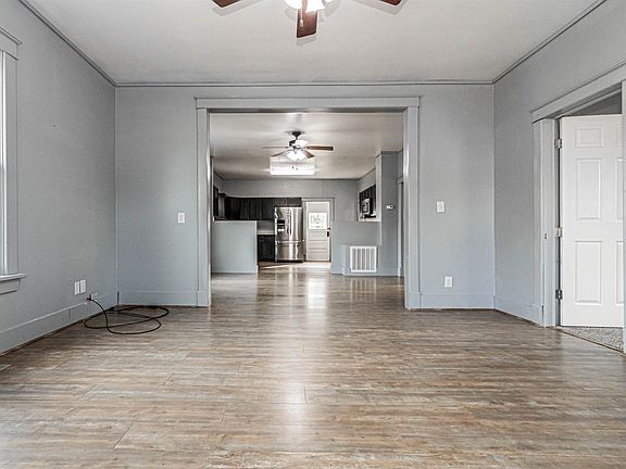 3rd image of 6 SE Railway Ave