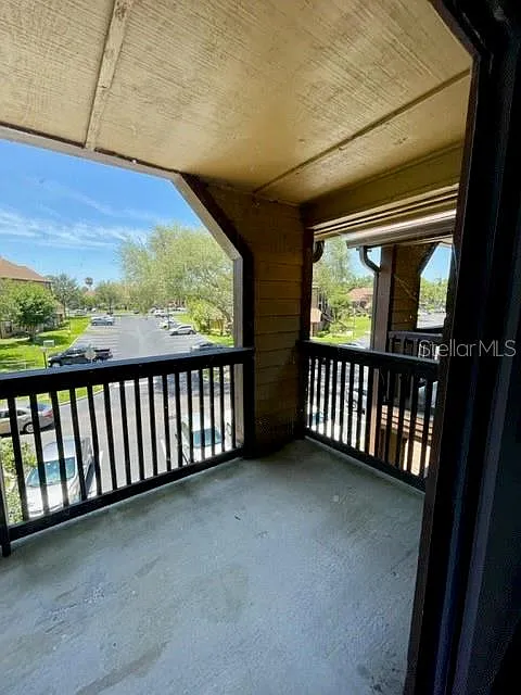 1 bed, 1.0 bath, 644 sqft, $1,395 — Photo 2