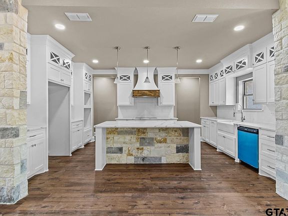 5th image of 12253 Hackberry Hollow Dr