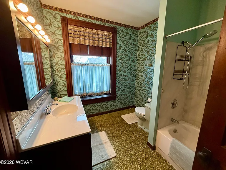 610 S Market St #2 — Photo 6