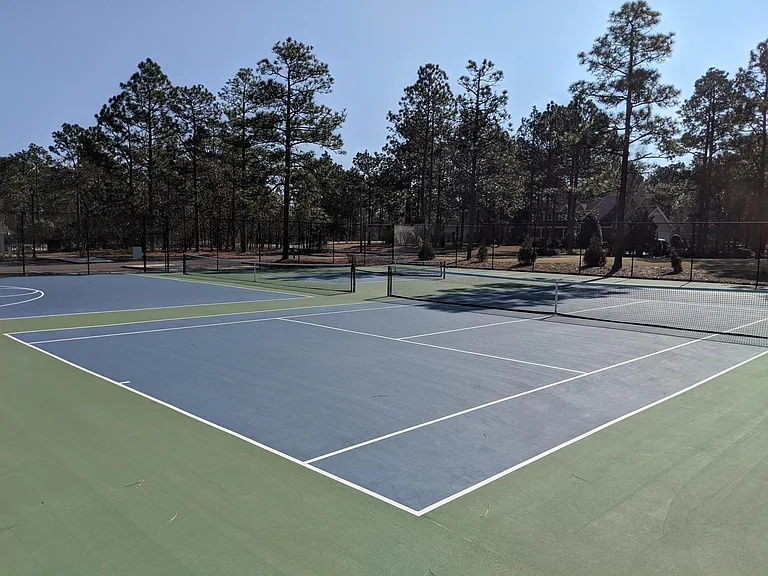 Tenant full tennis courts