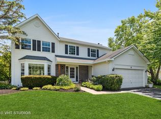 11 Georgetown Dr, Cary, IL 60013