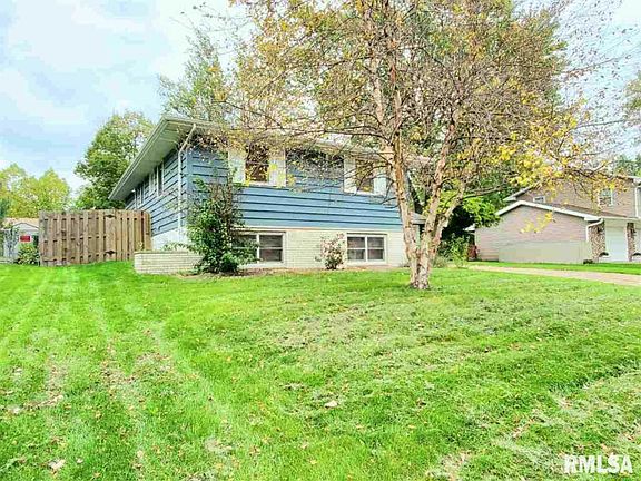 2nd image of 7406 N Oxford Pl