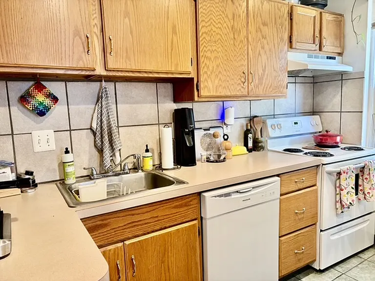 2620 Poplar St — Photo 6