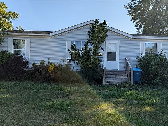 3rd image of 2627 E 40th St