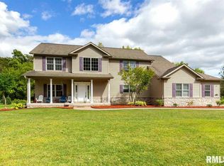 21005 277th Ave, Le Claire, IA 52753