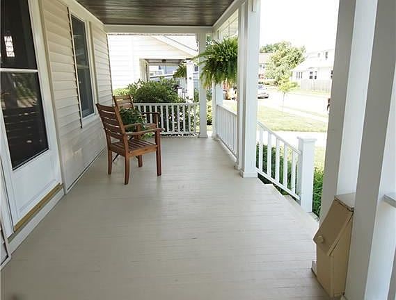 3rd image of 15301 Lanning Ave