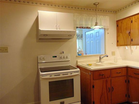 3rd image of 222 Hy Vista Dr
