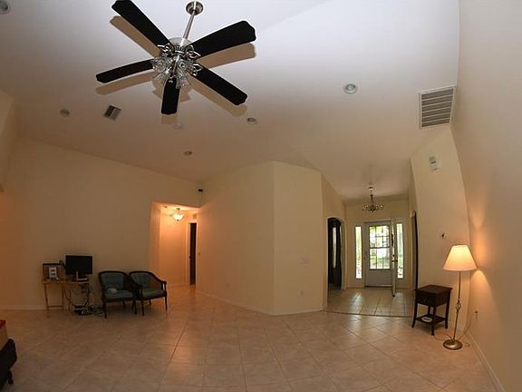 3rd image of 1365 Blaisdell St