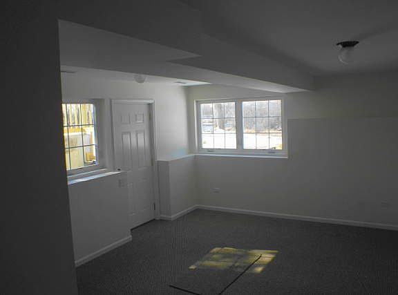 4th image of 549 Rosewood Ave