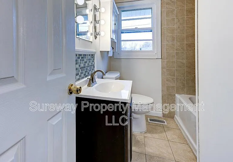 55 Nassau Rd — Photo 21