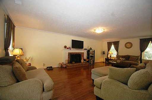 3rd image of 2211 Heritage Trace Dr