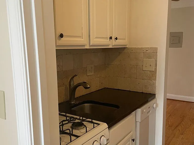 716 N Monroe street — Photo 6