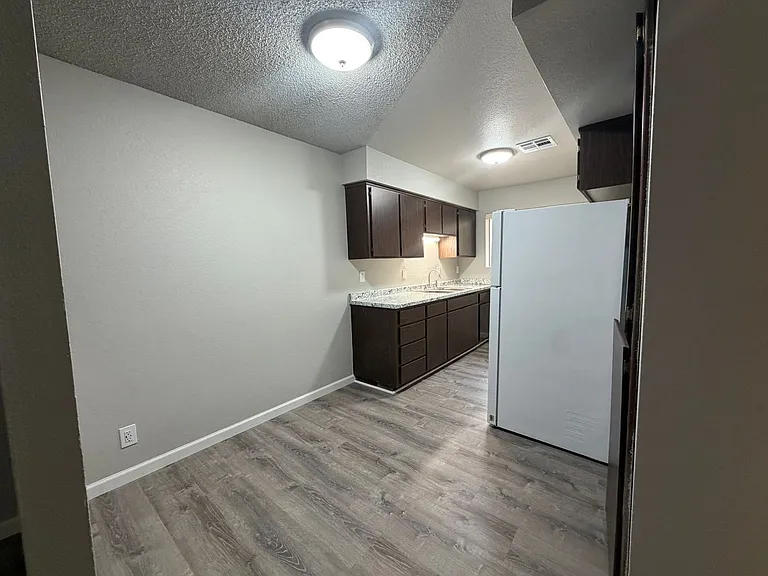 1575 Monte Vista Dr #4 — Photo 5