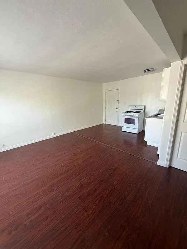2 bed, 1.0 bath, 650 sqft, $2,150 — Photo 4