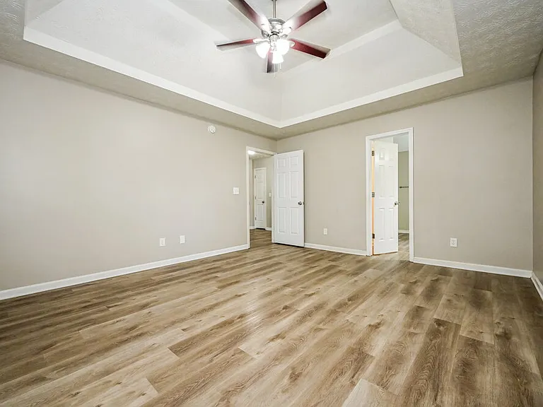 409 Grove Park Dr — Photo 10