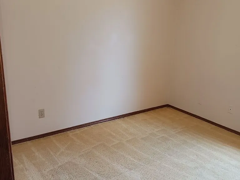 708 Highland Dr — Photo 25
