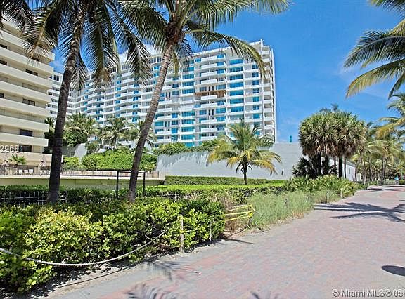 5th image of 1621 Collins Ave APT 704